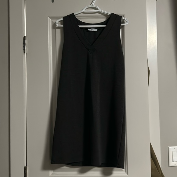 SUZY DRESS - Picture 1 of 1